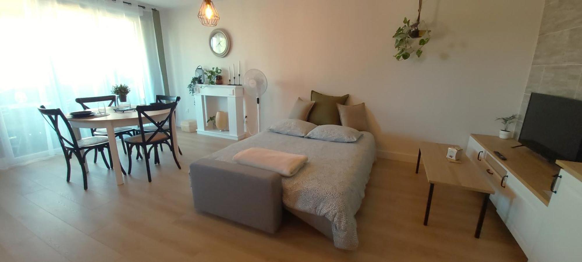 La Campagne Romantique - Avec Entree Autonome, Clim Neuve, Parking Prive & Sa Piscine ! - *