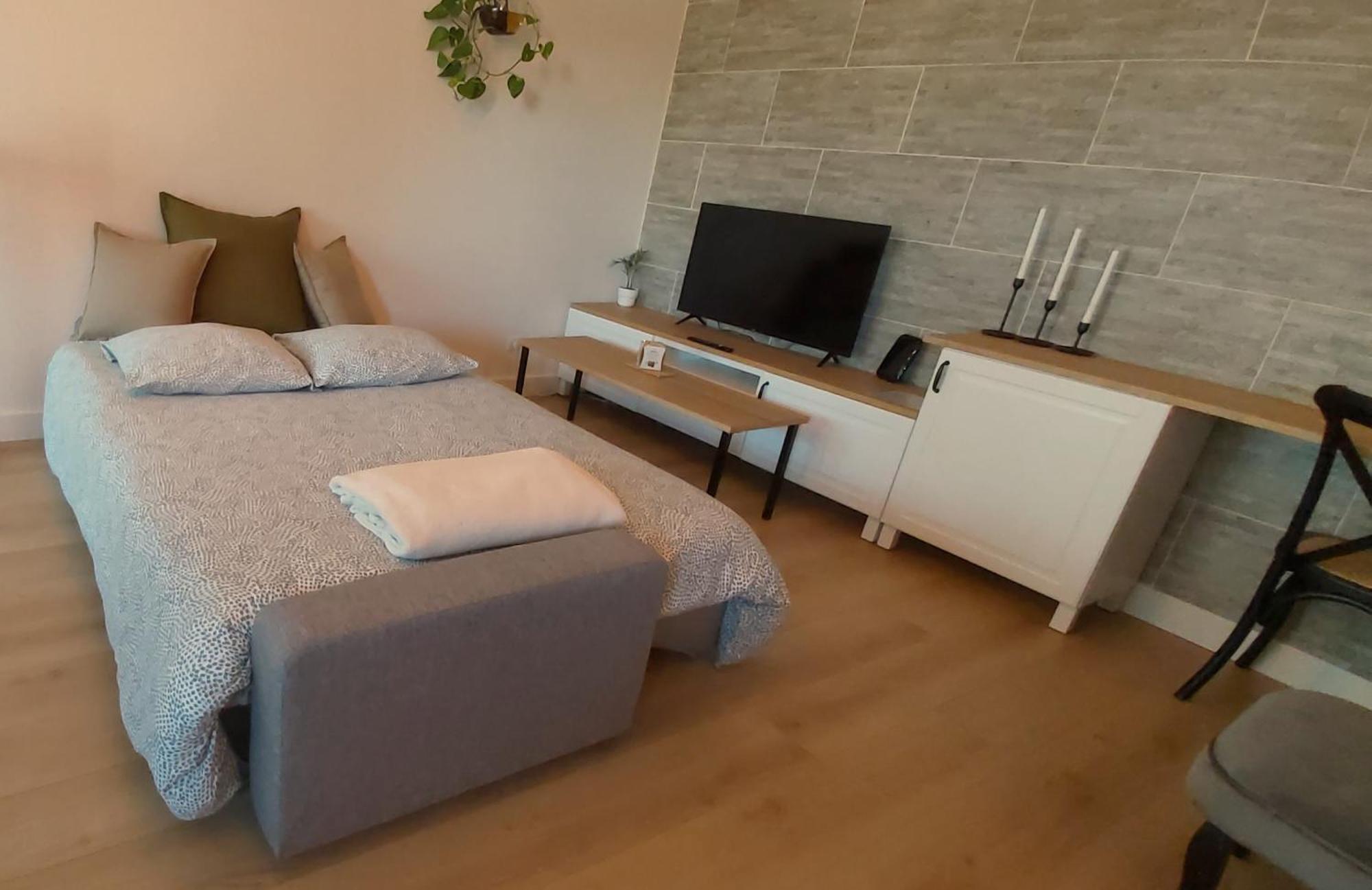La Campagne Romantique - Avec Entree Autonome, Clim Neuve, Parking Prive & Sa Piscine ! - Apartment *