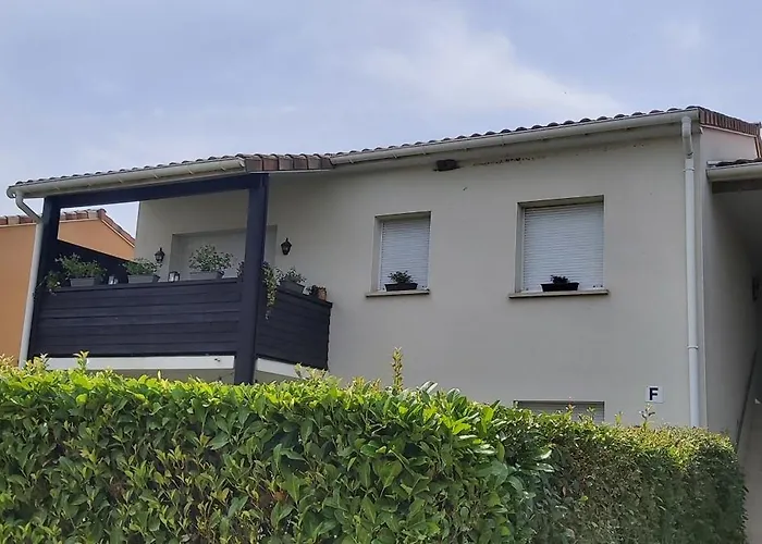 La Campagne Romantique - Avec Entree Autonome, Parking Prive & Sa Piscine ! -